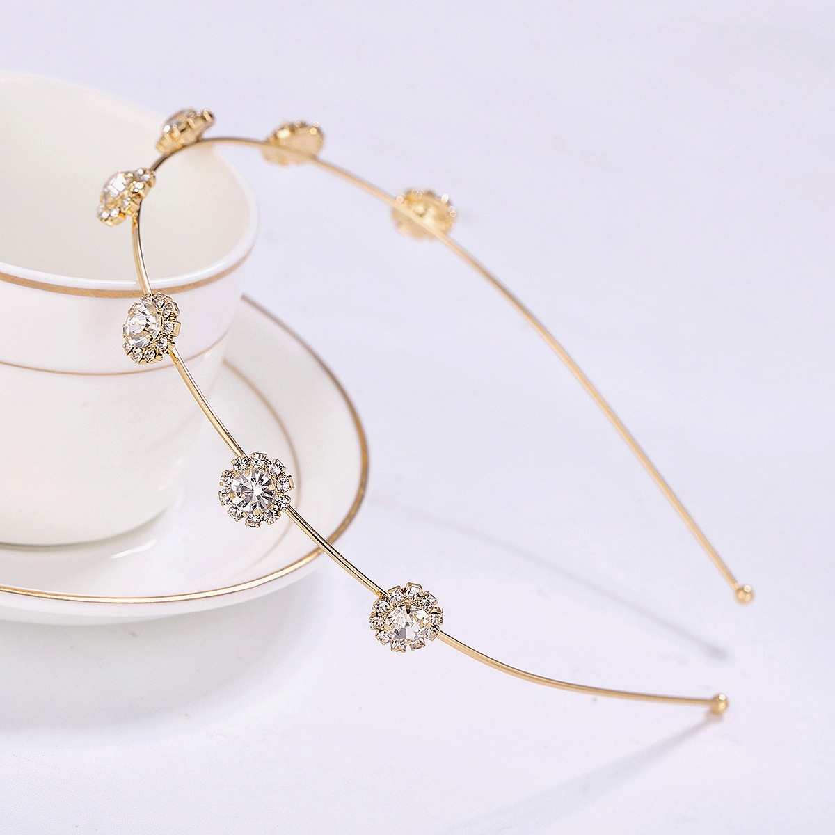 2013 Nuevo rhinestone sol flor diadema aleación aro versátil fuera antideslizante pelo presionando accesorios para el cabello al por mayor