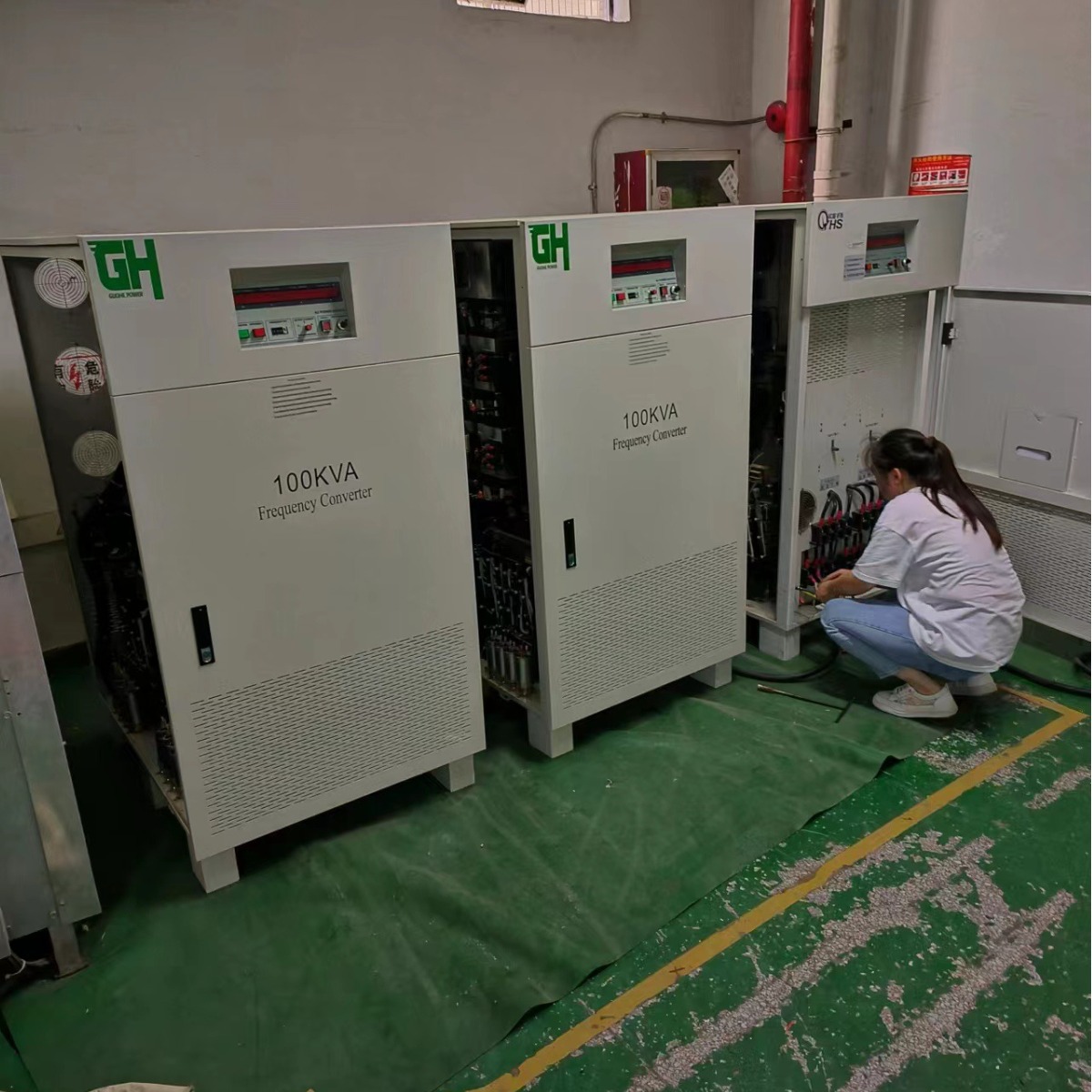 ŷ����˹����100KVA��Ƶ��Դ����ī���磬����440V 60HZ