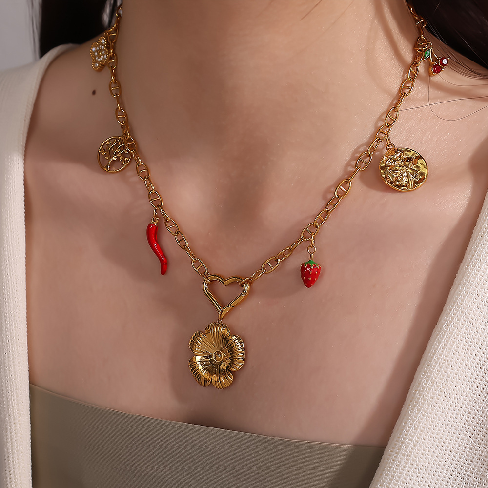 Collar colgante de acero inoxidable chapado en oro de 18 quilates de alta calidad europeo y americano transfronterizo Colgante de acero inoxidable de estilo de playa exagerado