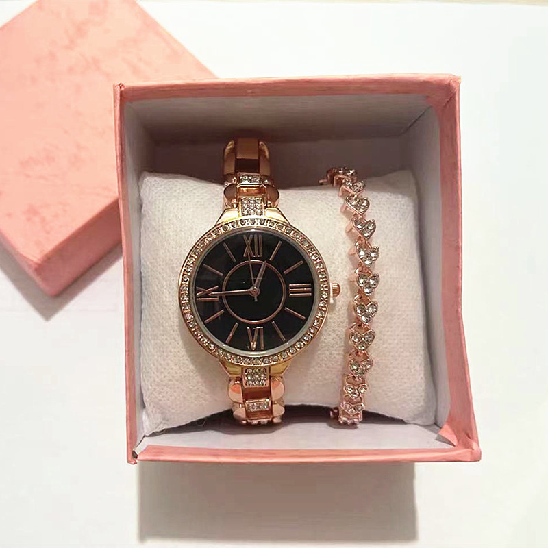 2023 Nuovo prodotto da donna Orologio con bracciale con quadrante romano con diamanti Orologio da polso al quarzo con confezione regalo versatile di lusso alla moda_voghion.com
