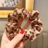 Цветы (цвет молочного чая)