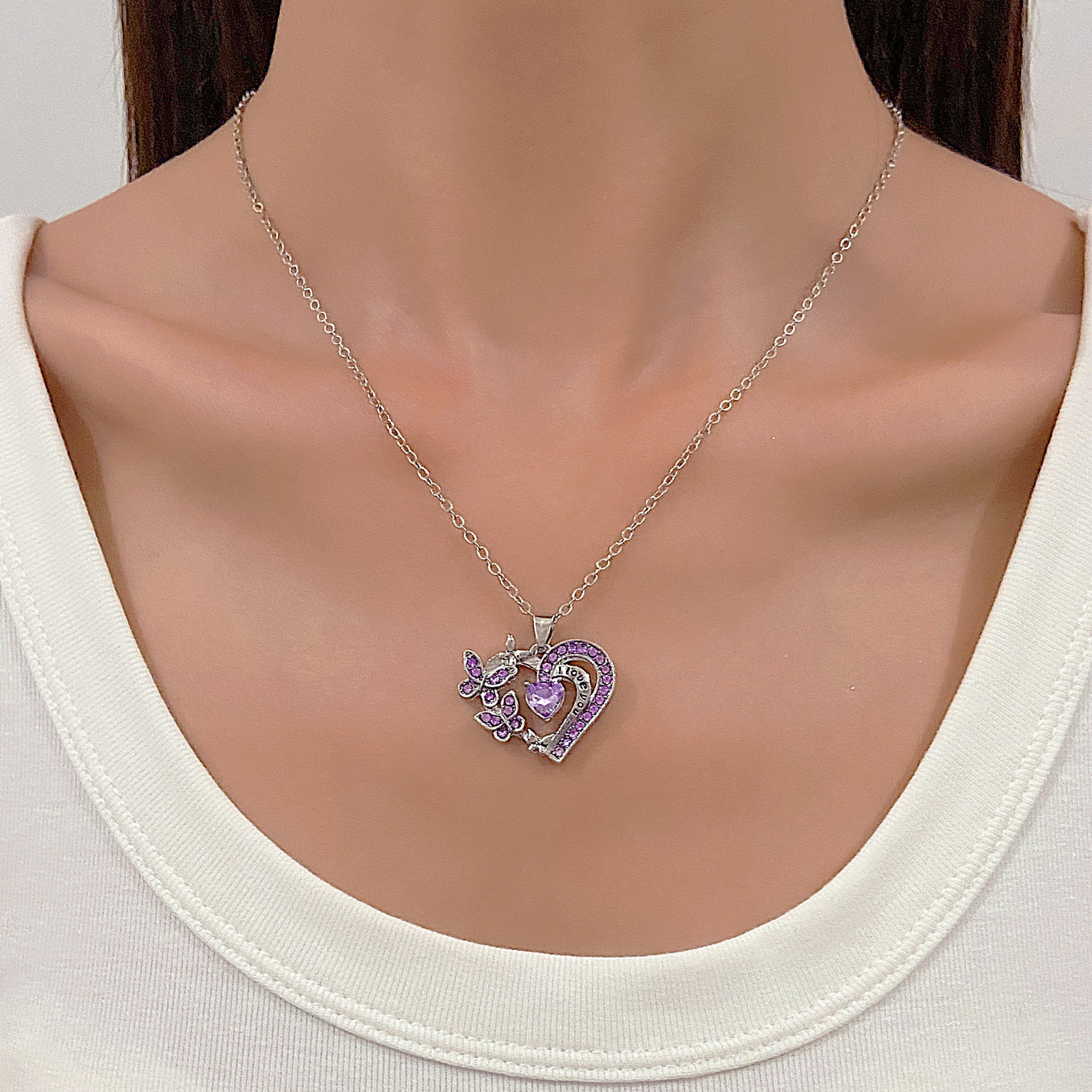 ins-butterfly-love-necklace-with-rhinestones-fashion-personality-hollow-heart-shaped-clavicle-chain-pendant-necklace