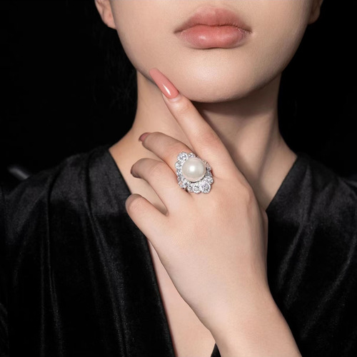 A dual-wear, handcrafted luxury artificial mother-of-pearl and pearl ring—bold, versatile, and featuring high-carbon diamonds; adjustable-fit women's ring.