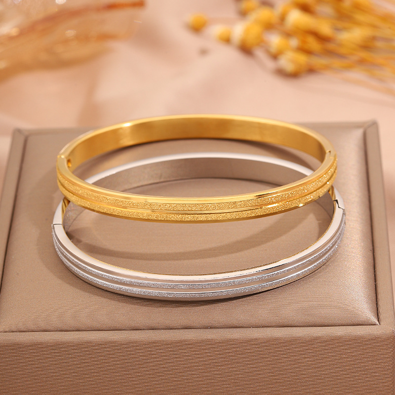 Brazalete de acero de titanio full sky star esmaltado pulsera de doble rayas niñas sensación de alto nivel no desvanecerse pulsera de moda universal image 4