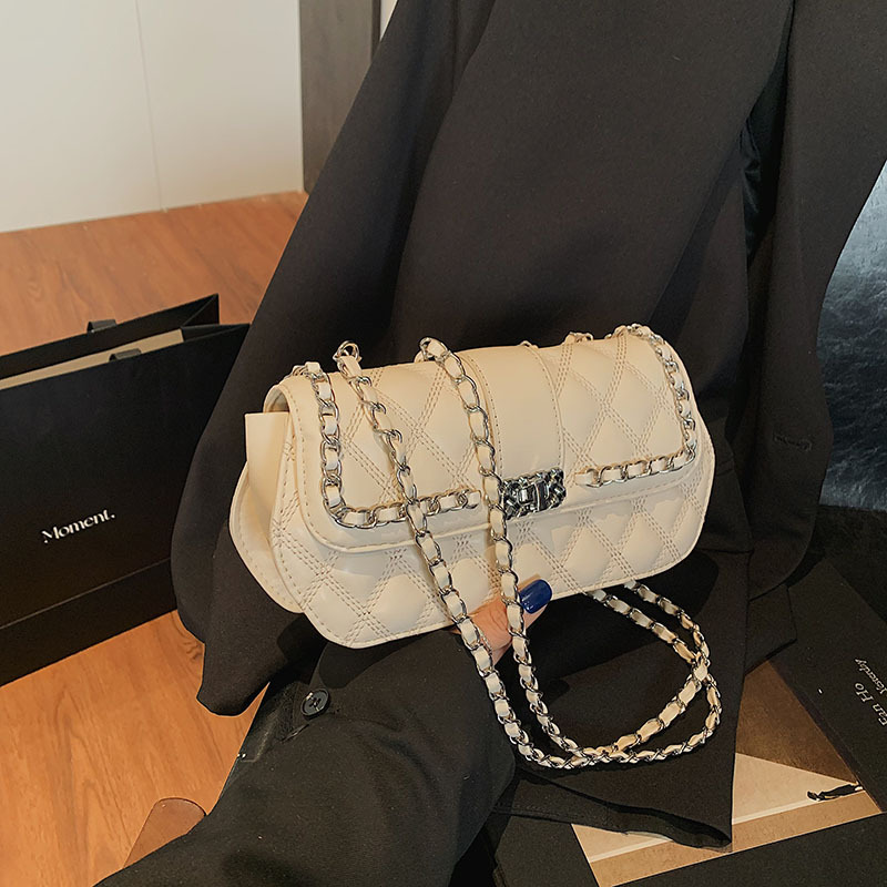 Bolso de textura para mujeres 2025 nuevo nicho de diseño de bolso de mochila popular este año, bolso de cadena bordada de diamante