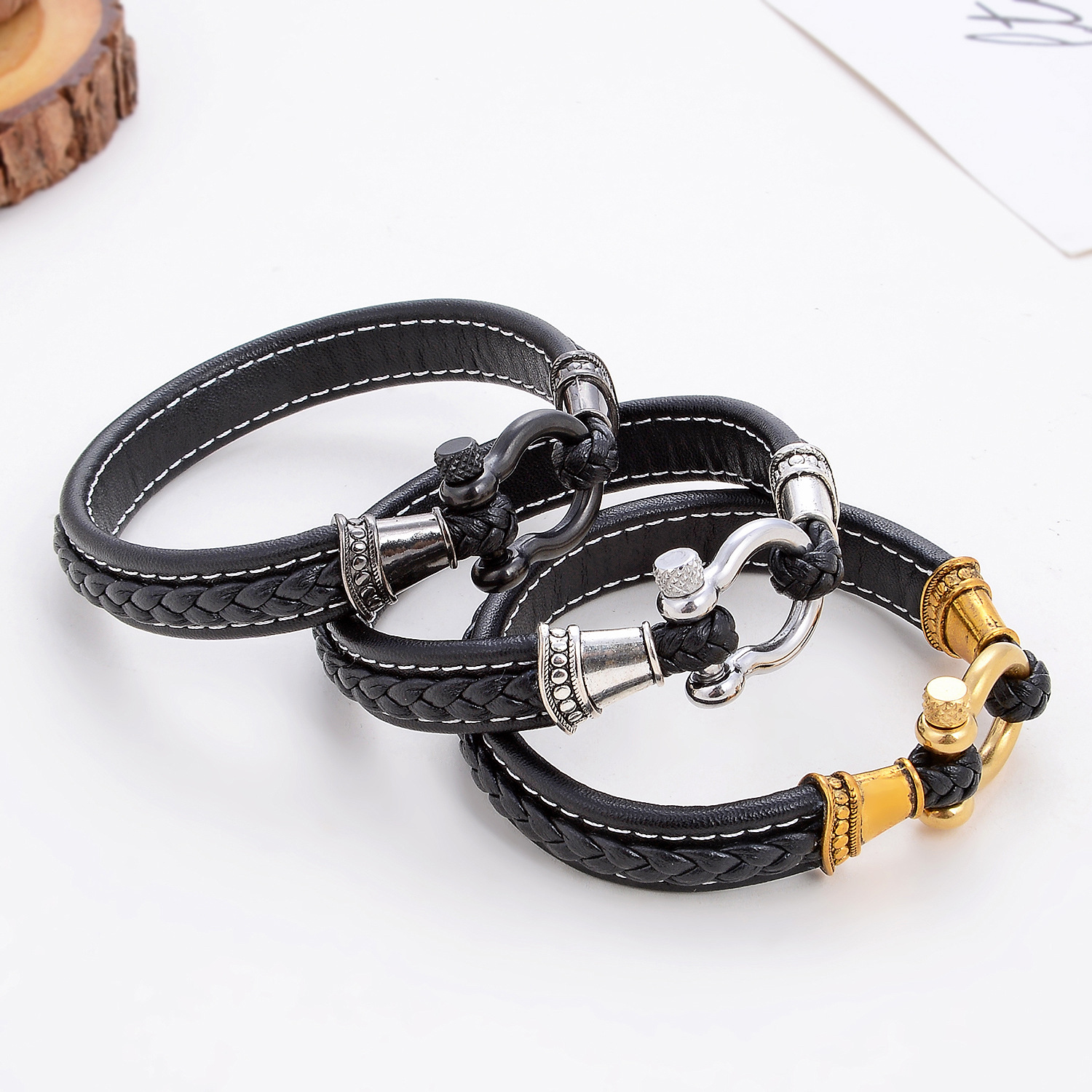 Solid Color Pattern Men's Gender Business Hip-Hop Solid Color 304 Stainless Steel Pu Leather Men's Bangle Men Cord & Leather Bracelets