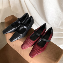 牛革の馬毛メアリー珍靴の女性ハイヒールの早春の新商品の復古の角の頭の1字は細いと浅い靴の女性を持ちます。