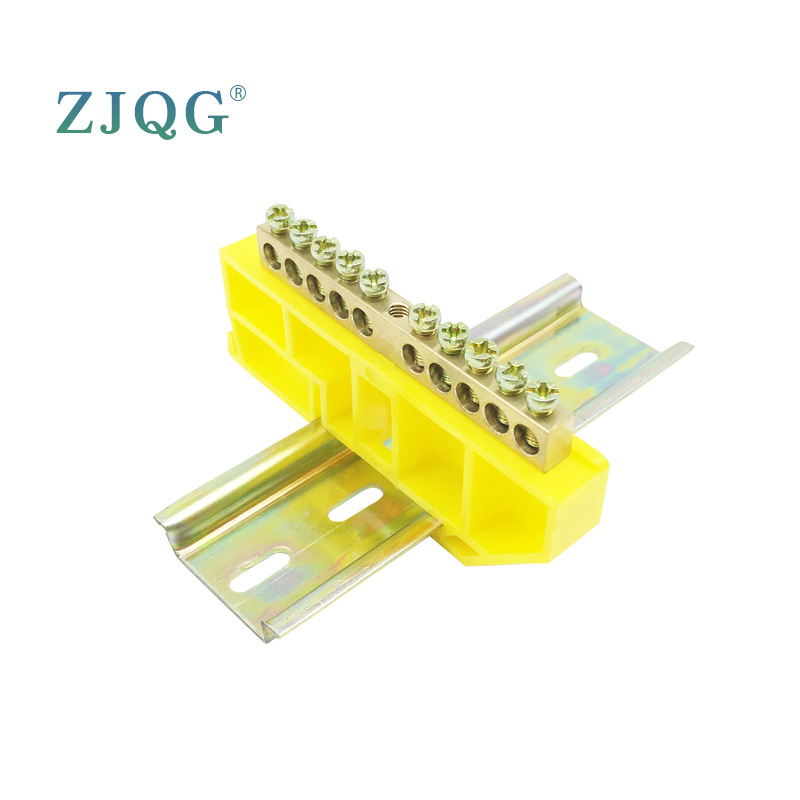 Copper spade connector with yellow plastic track, XP0609G series