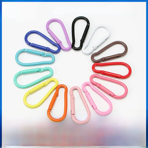 Factory wholesale color alloy quick-hanging buckle paint macaron yellow keychain gourd-shaped D-shaped carabiner