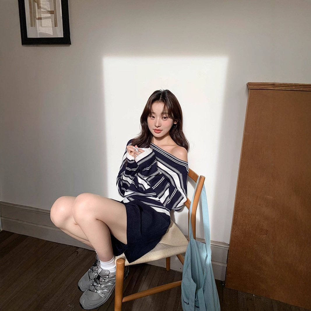 Fashionable Off-shoulder Long-sleeve Striped T-shirt For Women, Autumn...