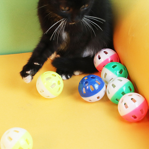 Cat toy manufacturer direct sales two-color plastic cat scratching ball cat self-pleasure interactive sounding bell ball cat toy