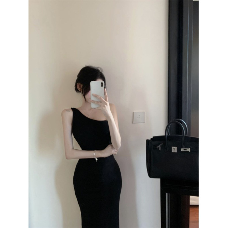 2025 デザインオフショルダースリムフィットドレス女性のための 2025 美しい気質黒バックレスヒップロングスカート|undefined