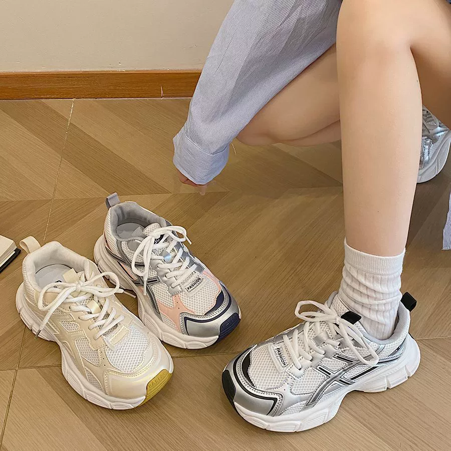 Толстая подошва легкая ретро увеличенные кроссовки на мягкой подошве женские летние 2024 новые ножки