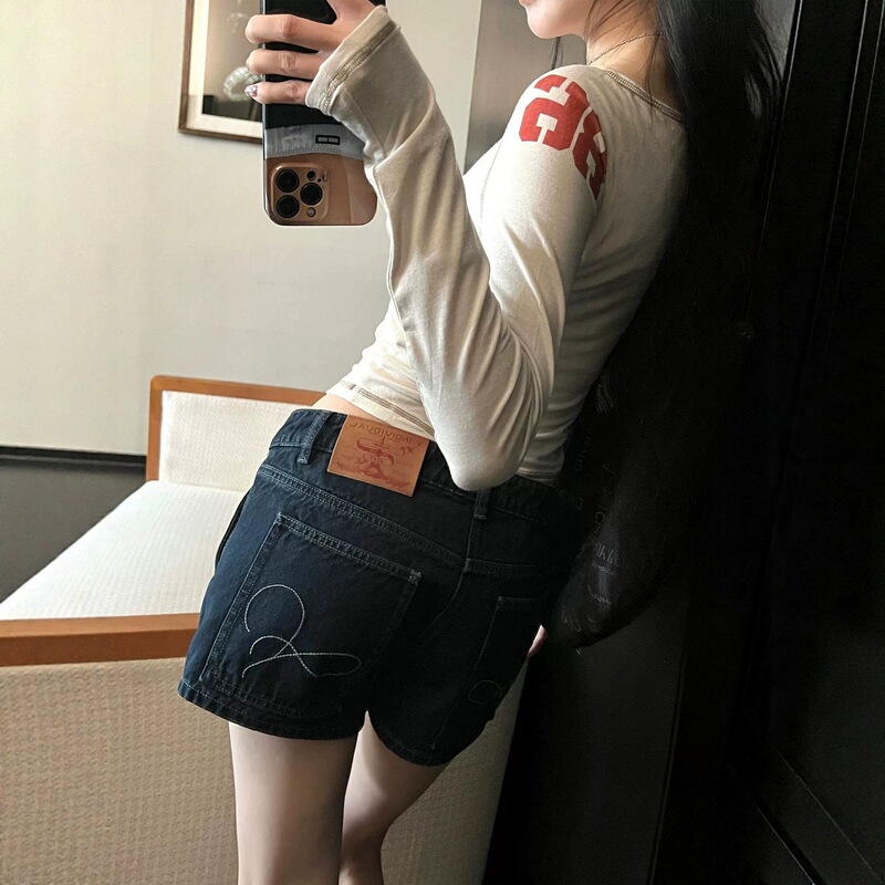 Little Waist Hunter's Magic That Instantly Transforms into Cartoon Legs! Vtg Spicy Girl Slim-Fit Retro Jeans Low-Waist Shorts Little Waist Hunter's Magic That Instantly Transforms into Cartoon Legs! Vtg Spicy Girl Slim-Fit Retro Jeans Low-Waist Shorts