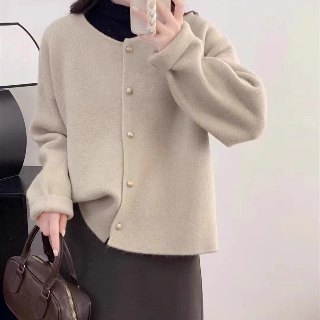 2025 Chanel-Style Jacket with French Design, Women's Top with Round Neck, Loose Sweater, Single-Breasted, Gentle Style Knitwear