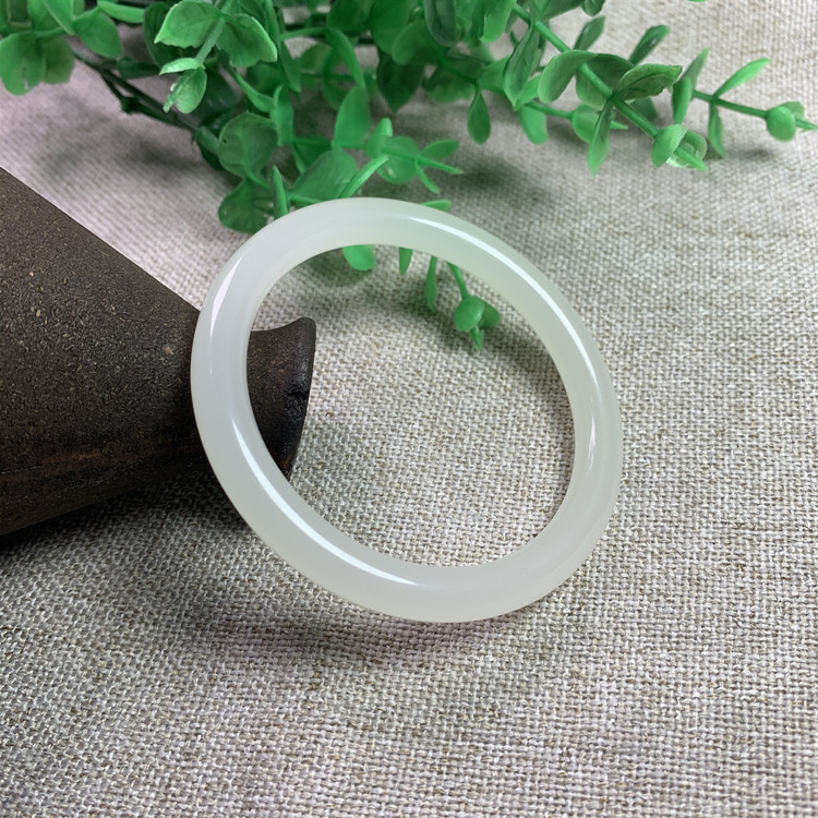 外蒙料細條手鐲圓條女士款叮噹鐲高仿和田玉白色玉鐲地攤直播貨源