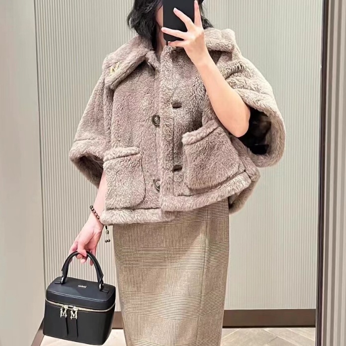 [Special Offer] Max25 Autumn/Winter New Simple and Stylish High-End Solid Color Single-Breasted Teddy Cape Coat