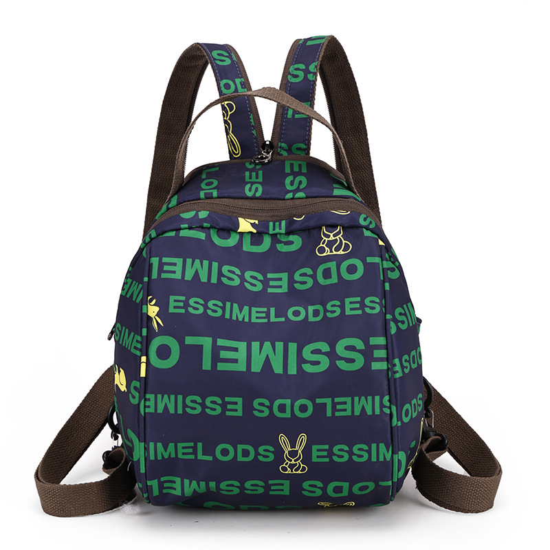 Conejo de letras verdes