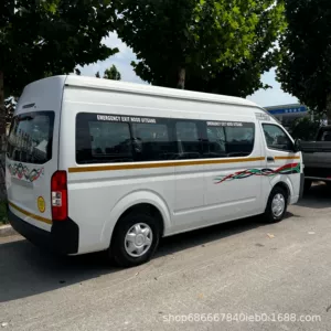 Cross-border export of HOWO and Toyota 13-seater small and medium-sized vans, left- and right-hand drive, gasoline and diesel vehicles, for sale to Africa