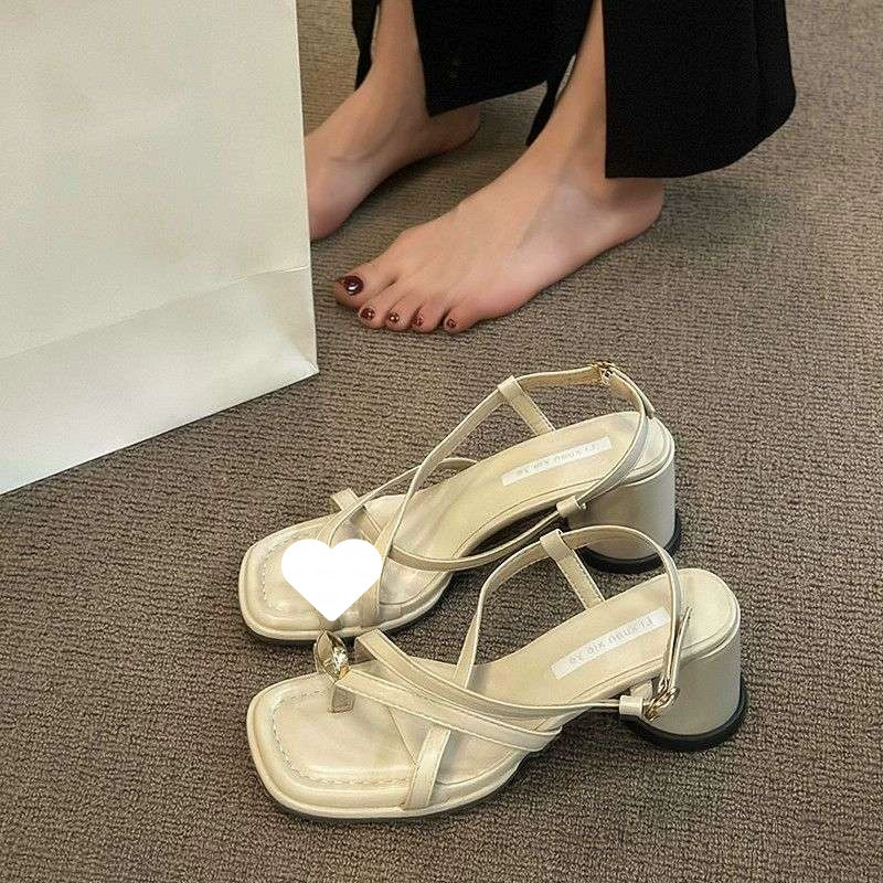 Женские плетеные сандалии на одном ремешке, лето 2025, новый стиль, французский стиль, высококачественные, на толстом каблуке, с откидной застежкой, римские сандалии.