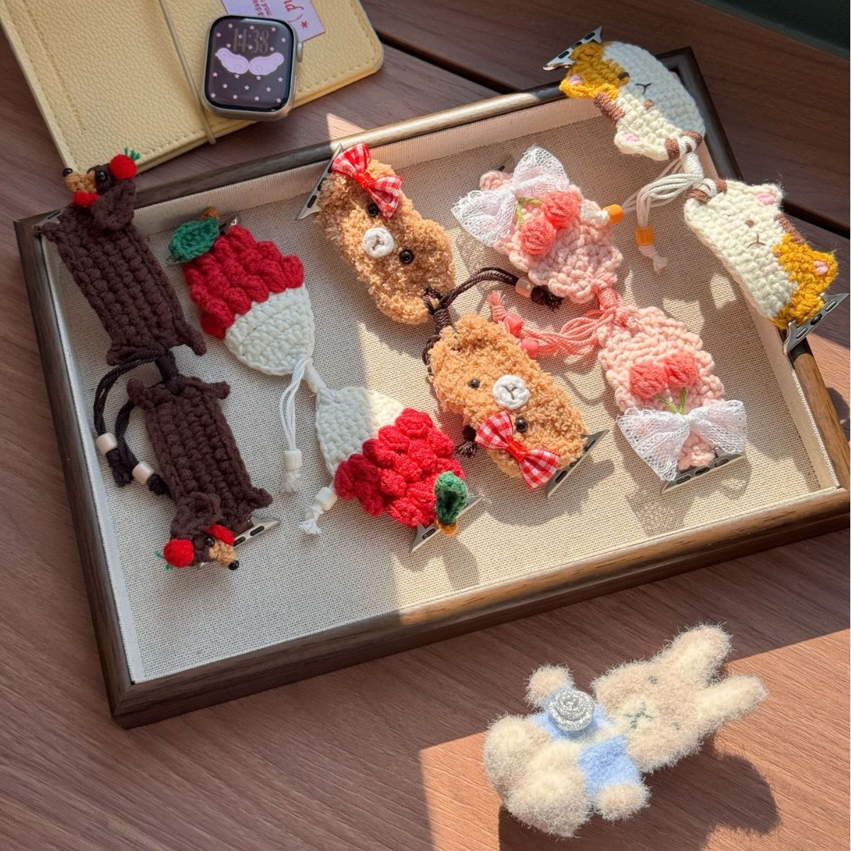 Autumn and Winter Crochet Handmade Wool Watch Strap Suitable for Applewatch11 Plush Cartoon S10S9 Watch Strap