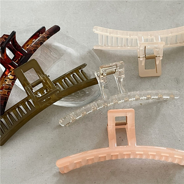 Plastic elegant hairgrip