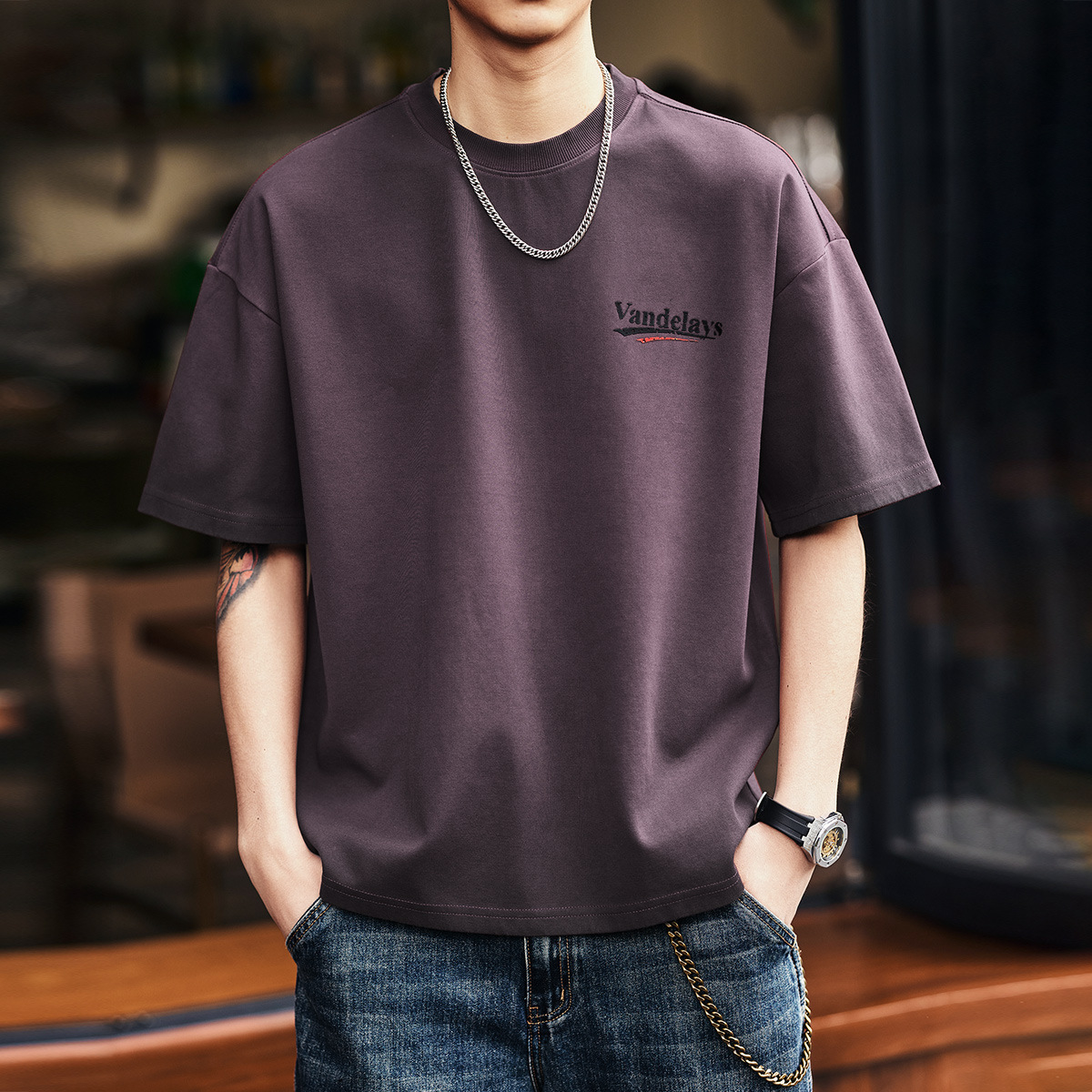 темно-фиолетовый