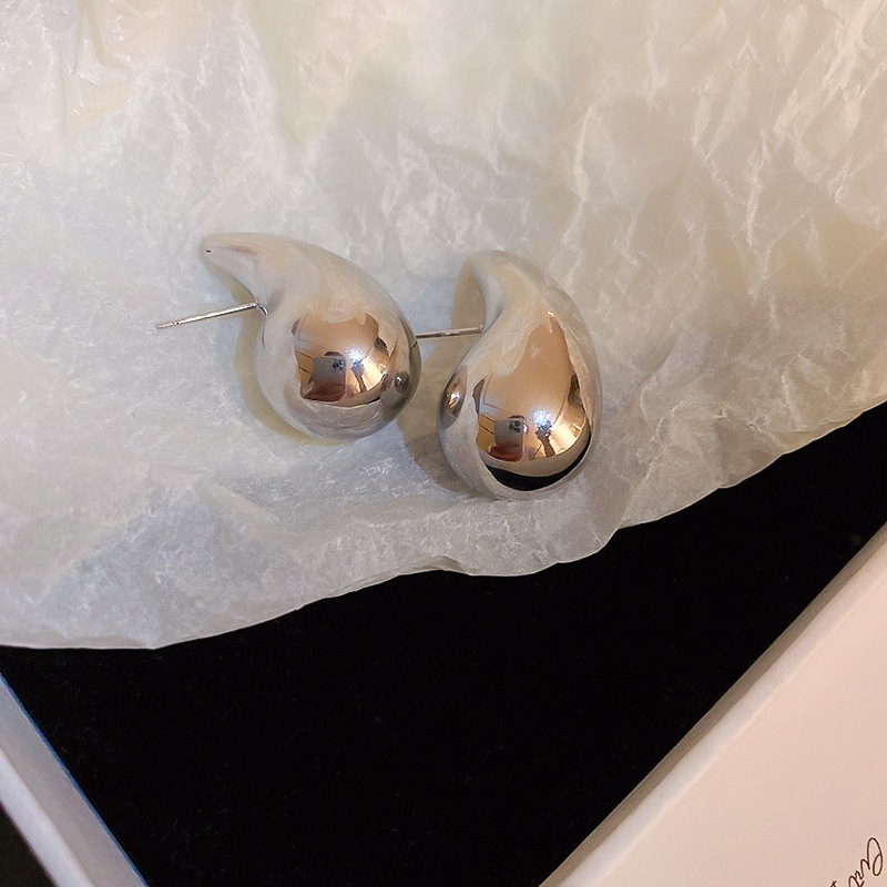 Nicho de diseño de plata amor geometría bola aguja de plata pendientes transfronterizos venta caliente minimalista viento frío fábrica de alto nivel image 16