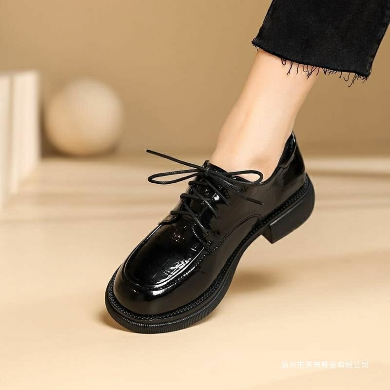 Branded off-size women's leather shoes, British style flat loafers, 2026 new spring and autumn soft leather women's shoes Branded off-size women's leather shoes, British style flat loafers, 2026 new spring and autumn soft leather women's shoes
