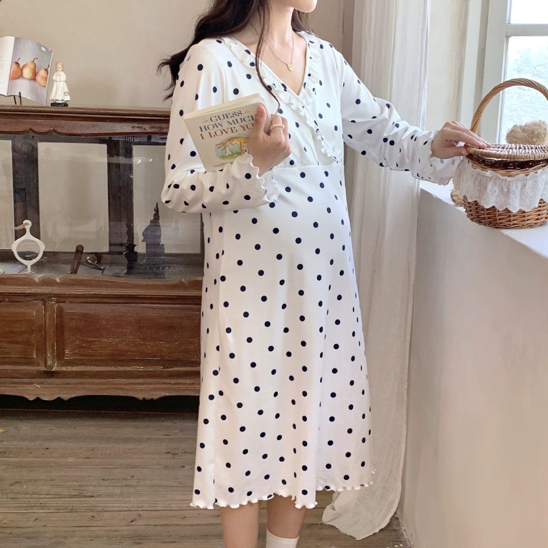 [6195 Готовый товар] Ночная рубашка для беременных на осень и зиму, с длинными рукавами и подкладками для груди, пижама для кормления, домашняя одежда, корейский стиль на весну и осень.