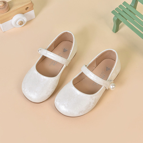 Ladycup Hanfu-style Soft-soled Children's Shoes Autumn New Design for Little Girls, featuring traditional patterns and a classic look.