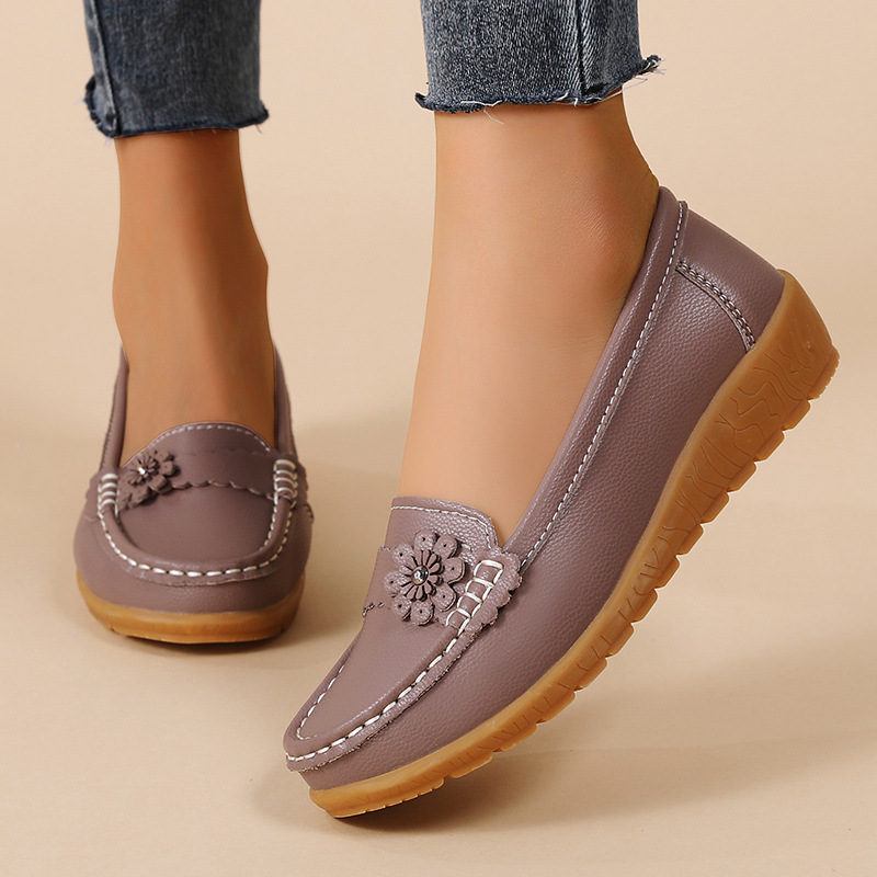 Spring and Autumn New Mother Shoes Bean Shoes Women's Loafers Fashion All-match Cross-border Exclusive