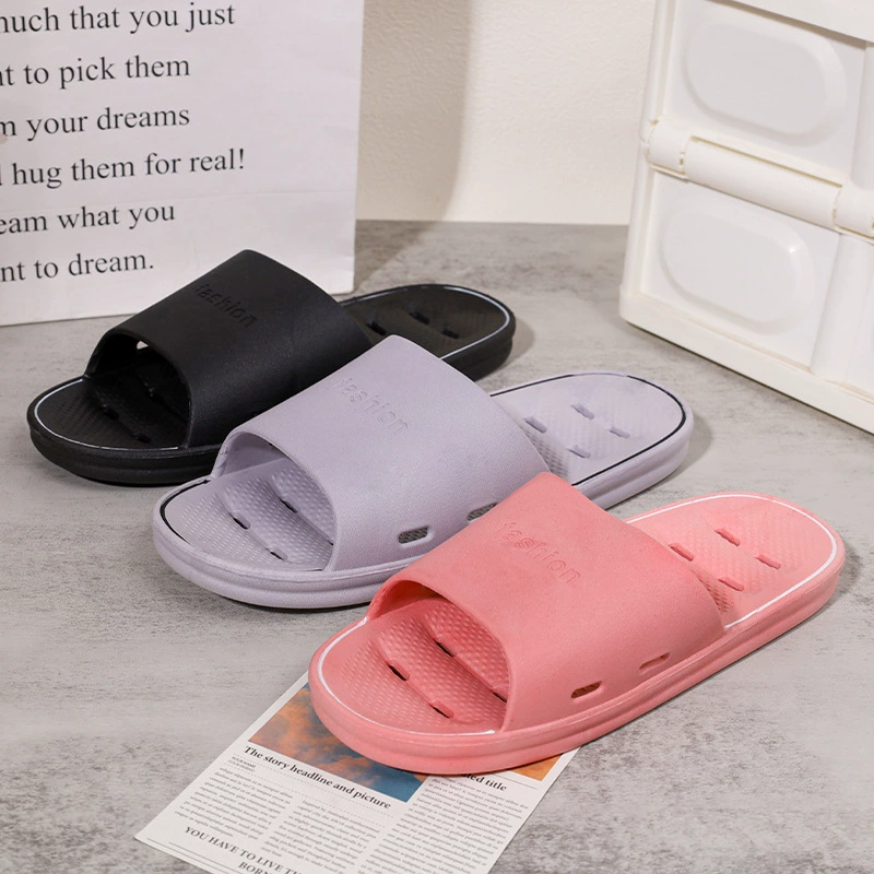 В ванной комнате тапочки женские протекающие быстро сушат