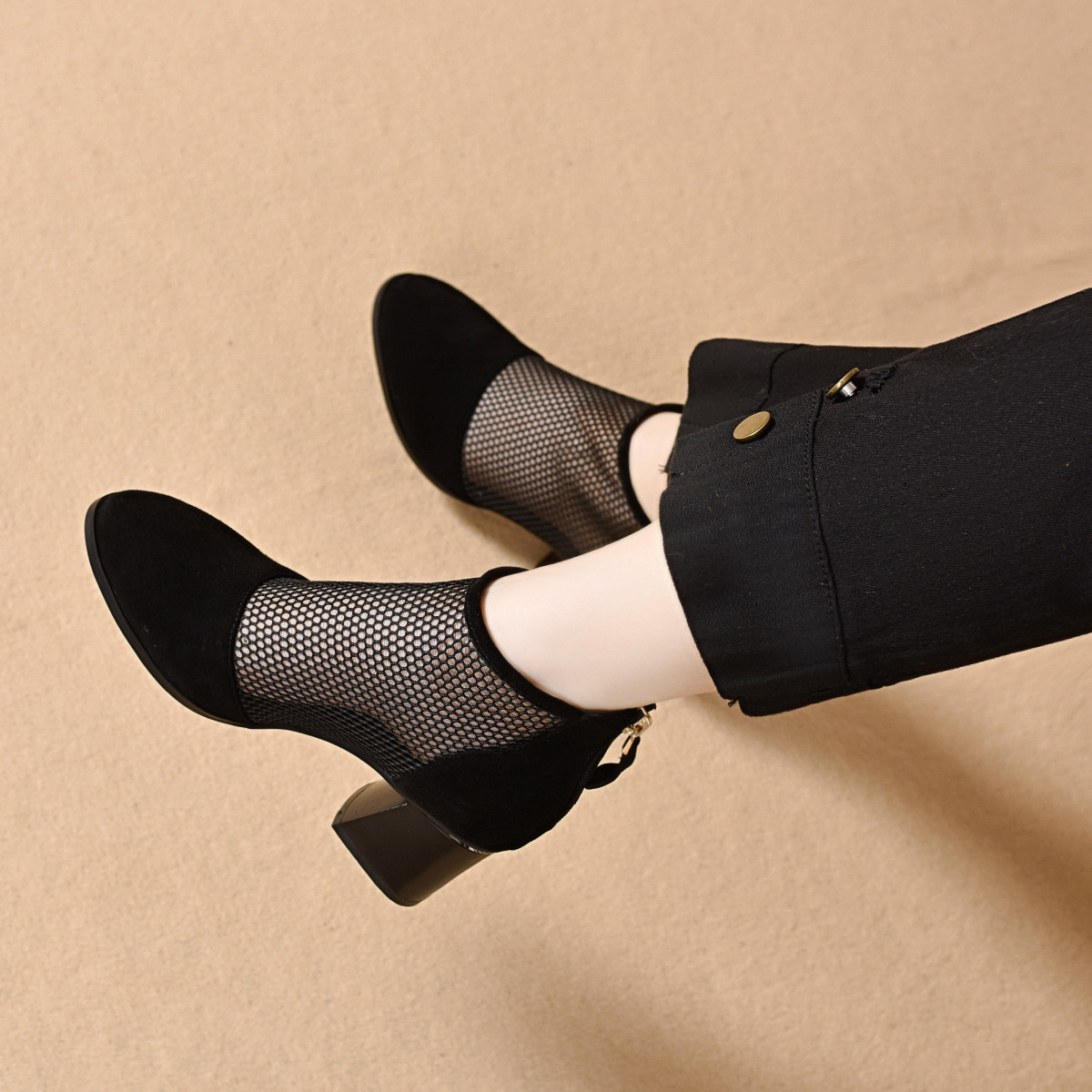 Sandal cao gót nữ mũi nhọn gót thô lưới thoáng khí phong cách La Mã — màu đen