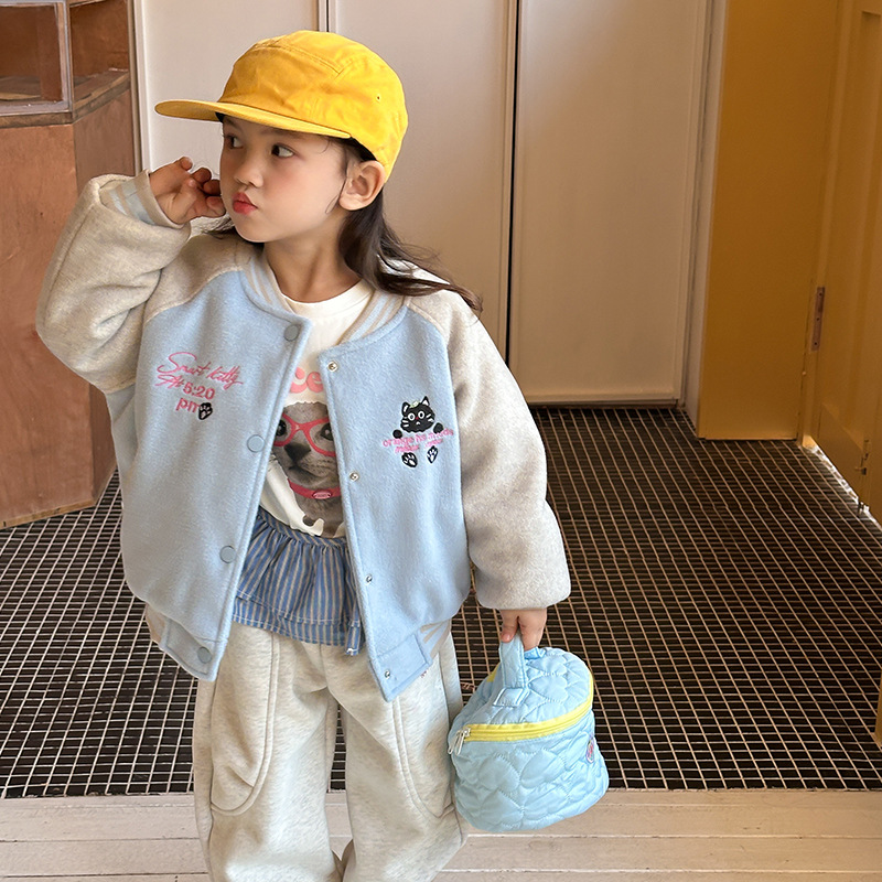 Xie Jin Mao ropa infantil de lana de niñas ropa de béisbol 25 otoño y invierno nuevo tipo de ropa de algodón de seda de olefin cálida para niños