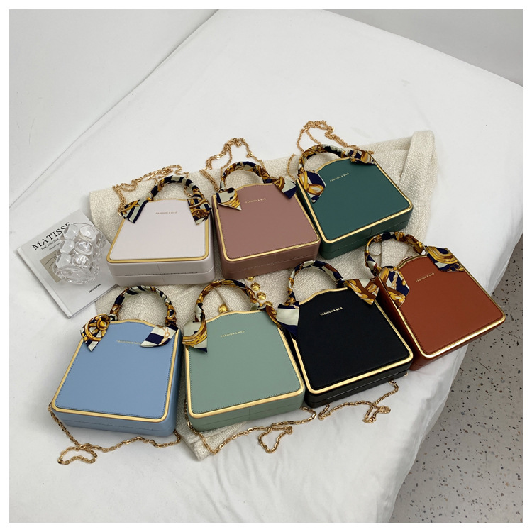 Small Pu Leather Fashion Square Bag display picture 3