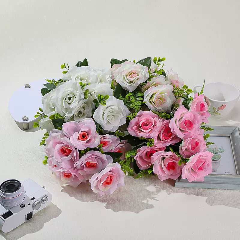 仿真花十二头爱心玫 婚庆装饰新年手捧玫瑰花束 家居餐桌摆放假花