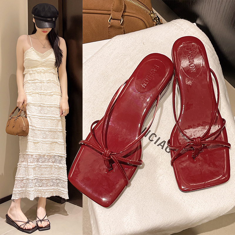 여성을위한 프렌치 이브닝 슬리퍼 2025 봄 여름 복고풍 얇은 스트랩 플립 플롭 비치 레오파드 프린트 웨지 샌들