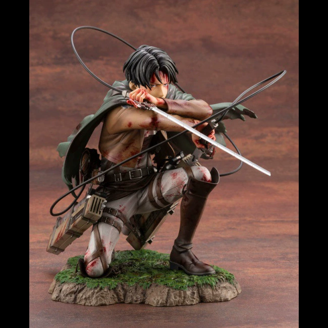 Фигурка (Kotobukiya) Атака на Титанов капитан Леви — поза держит под боем, PVC, 18 см