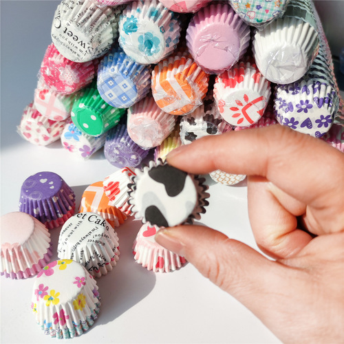 48-in-1 96-in-1 Mini One-Fork Lucky Paper Cups High-Temperature Resistant Paper Bases Oil-Proof Printed Cake Films Cake Baking Paper Bases