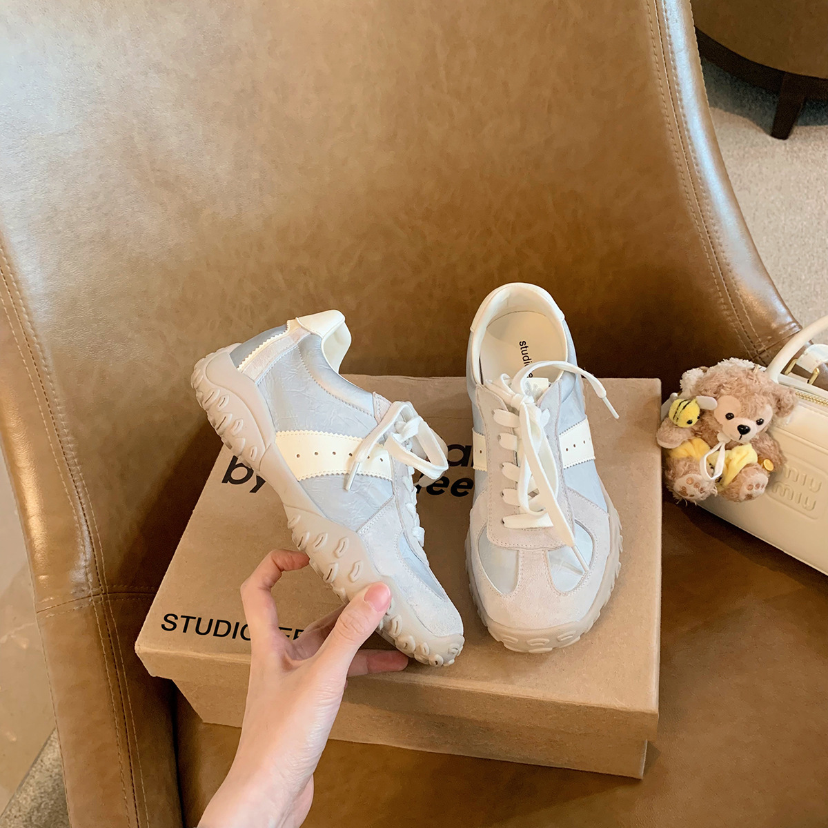 7cm de altura de piel de vaca, zapatos deportivos casuales, zapatos de entrenamiento para mujeres invisibles, piernas de tracción, cordones de cabeza redonda, zapatos de entrenamiento