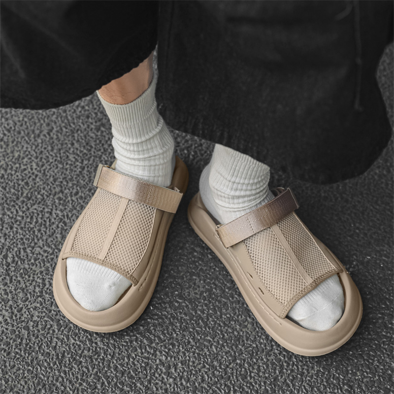 夏の新型男性スリッパの外はビーチシューズを履いています。|undefined