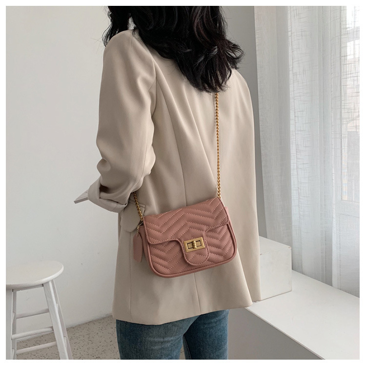 Textured small bags for women 2023 new bags Korean style fashion casual one-shoulder crossbody lock chain small square bag_voghion.com