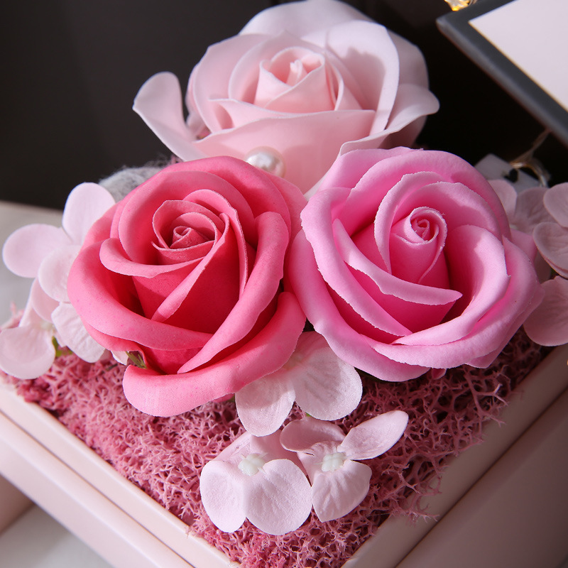 12318689003_1551106007