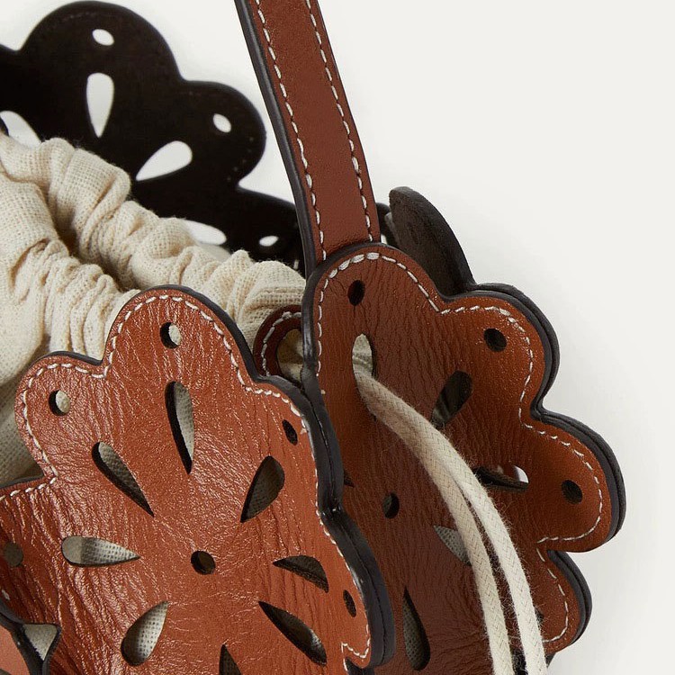 Bolsa Tote Feminina com Retalhos Florais Vazados, Bolsa de Ombro, Bolsa para Usar Sob o Braço, Novo Estilo, Malas e Bolsas de Nicho_voghion.com