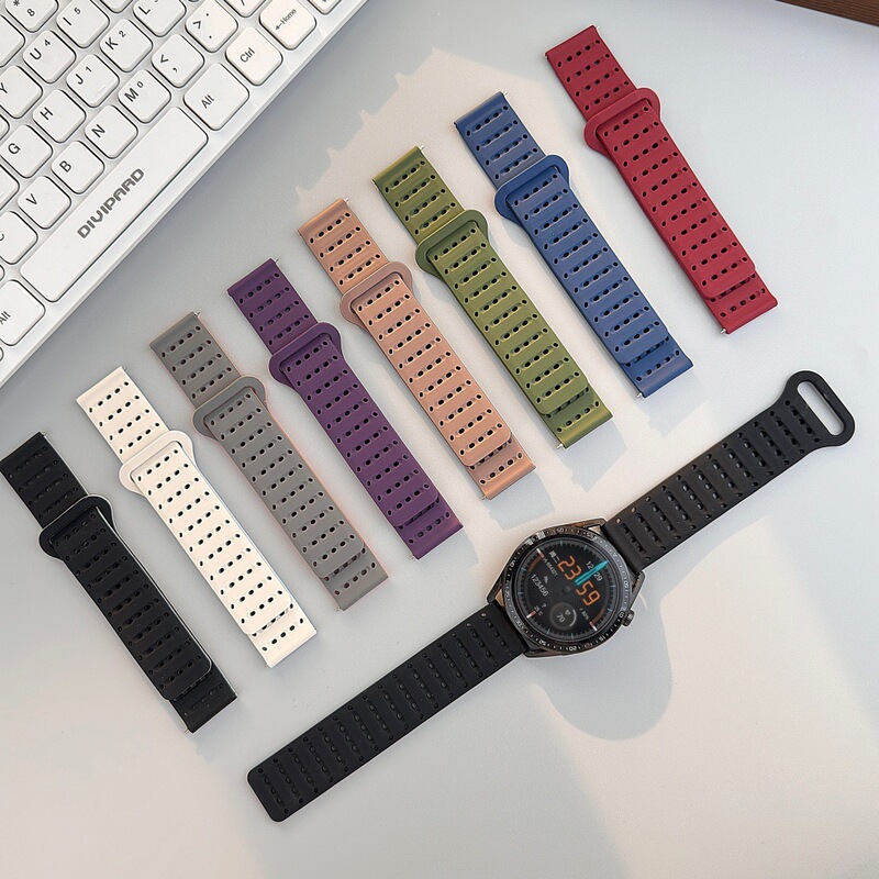 Perforated Silicone Magnetic Watch Strap Suitable for Huawei Gt6, Apple Watch S11, Samsung 18, 20, 22mm Breathable Wristband