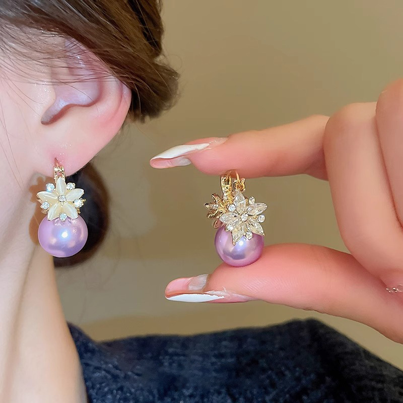 2026 nuevo estilo francés alto sentido de doble cara flores perlas pendientes de lujo ligero estilo versátil temperamento suave auriculares image 1