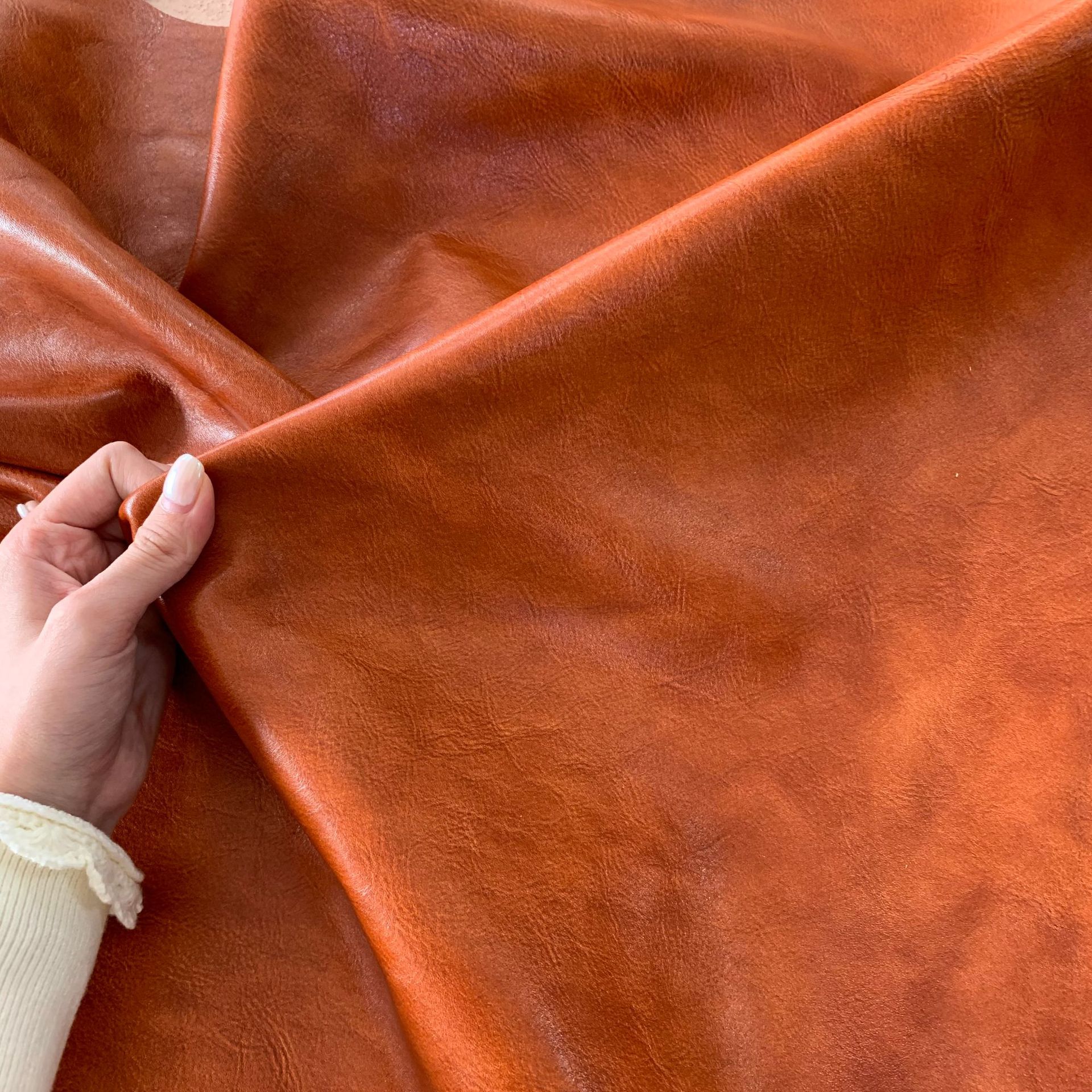 厂家批发整张头层牛皮 双色油蜡树膏摔纹皮 跨境复古植鞣X20