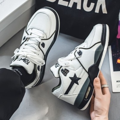 Zapatos de hombre nuevo 2024 otoño deporte casual ligero con suela suave nicho coreano de moda de hombre zapatos de skate de altura baja