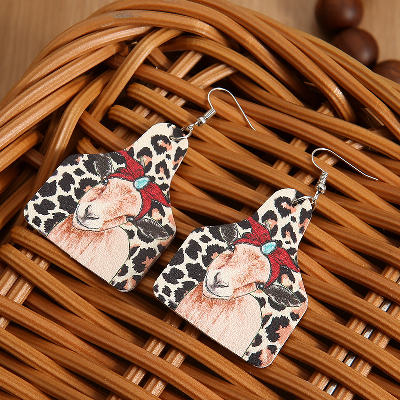 Retro Western Style Turquoise Pattern Lamb Pu Leather Earrings display picture 3